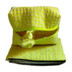Cristina y Alejandra. Conjunto Estuche, Neceser y coletero Amarillo