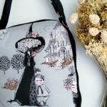 Cristina y Alejandra. Tote Mochila gris. Alexander Henry3