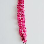 Cristina y Alejandra. Cuelga llaves y móvil rosa gamba