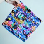 Cristina y Alejandra. Cuello polar circular carrozas Disney