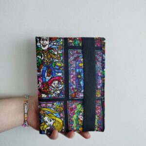 Cristina y Alejandra. Funda Kindle con solapa Disney