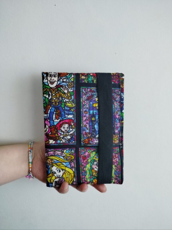 Cristina y Alejandra. Funda Kindle con solapa Disney