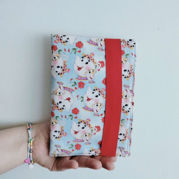 Cristina y Alejandra. Funda Kindle con solapa Tetera Bella y Bestia