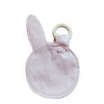 Cristina y Alejandra. Mordedor conejas