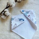 Cristina y Alejandra. Bandana Dragones bebés1