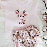 Cristina y Alejandra. Conjunto talla 12-18 meses camiseta ciervo y cubre pañal
