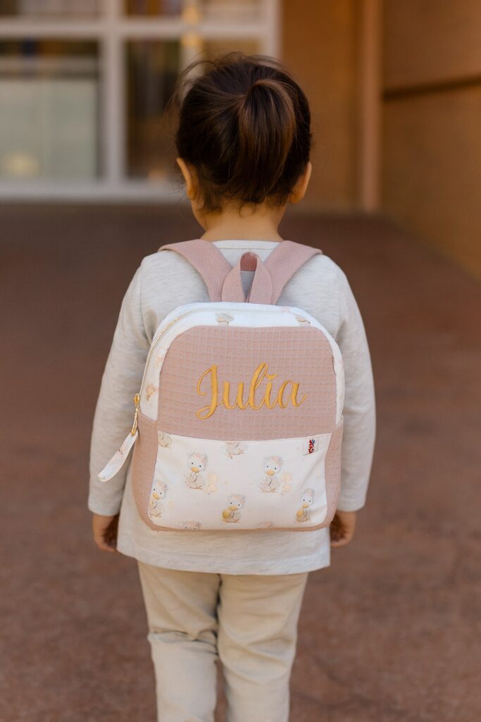 Mochila colegio. Cristina y Alejandra